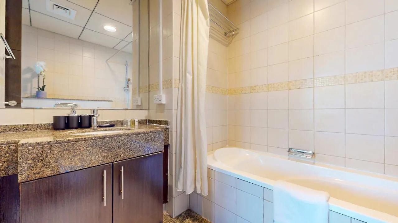 Bay Central 1 - One Bed With Stunning Marina View Dubai